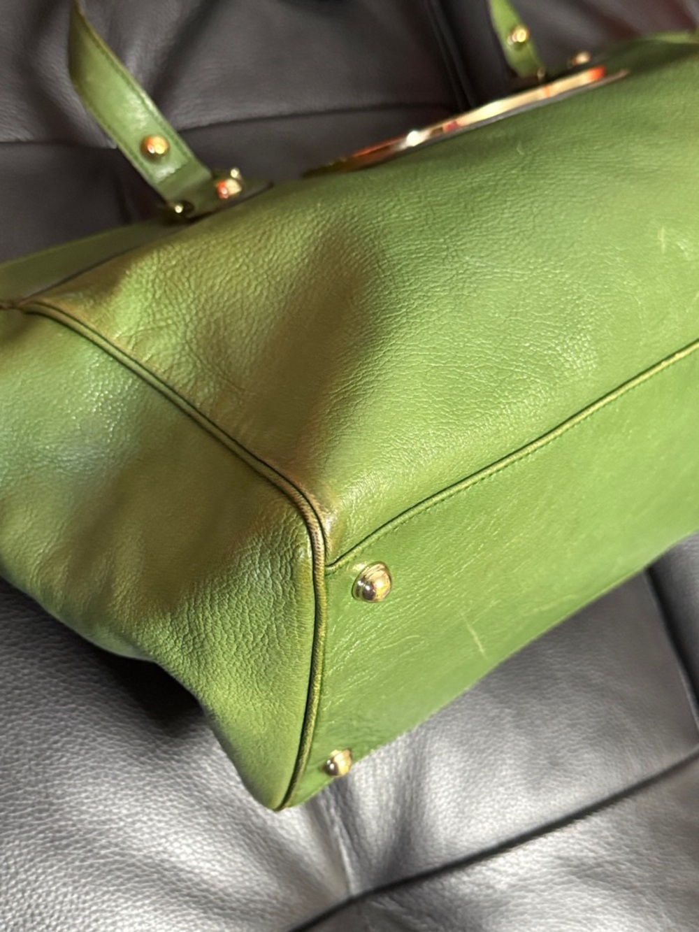 Gucci Kelly Green Leather Shoulder Bag with Gold Logo - Picture 5 of 16